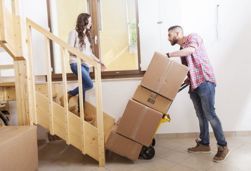 Risk assessment and secure item handling during a move