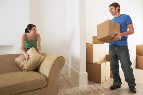 Removal truck suitable for West Kensington storage and house moves